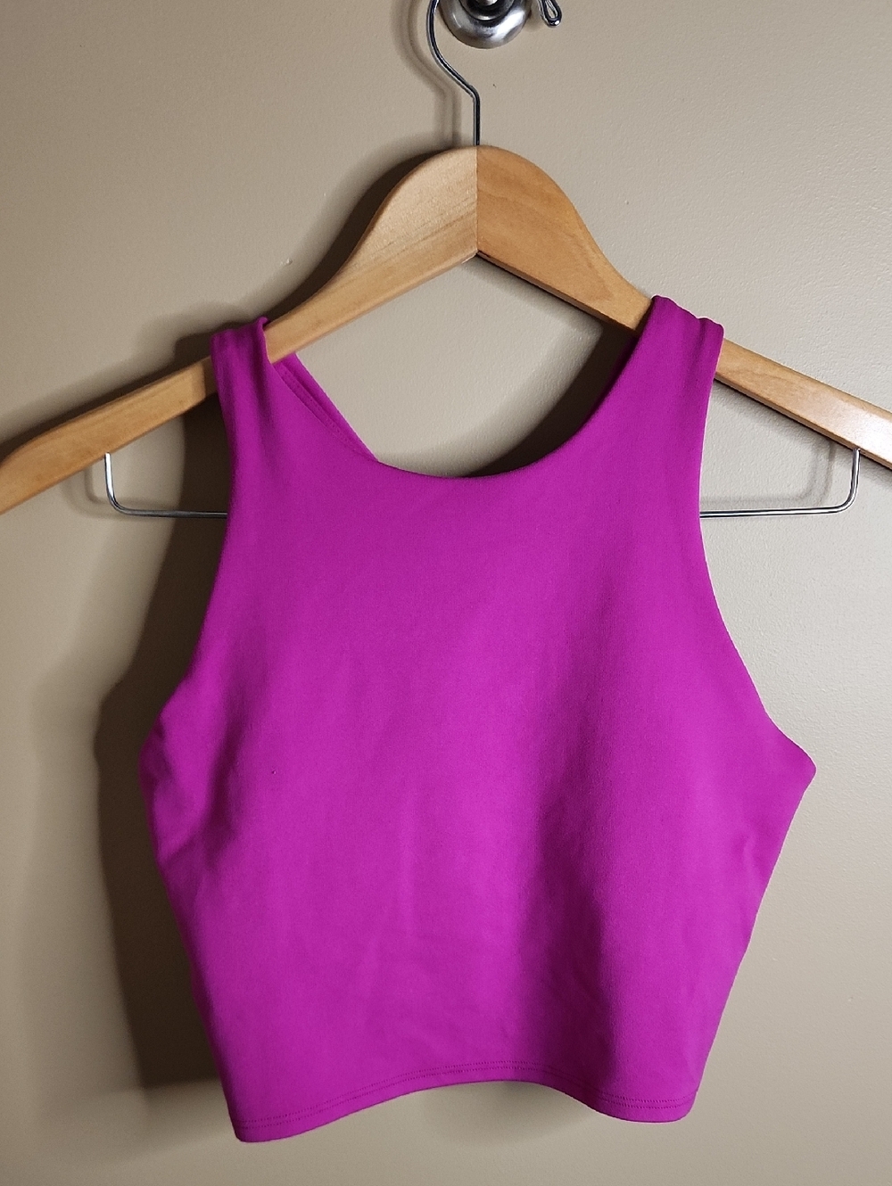 Athleta Conscious Crop D-DD  In Magenta. Size S.
